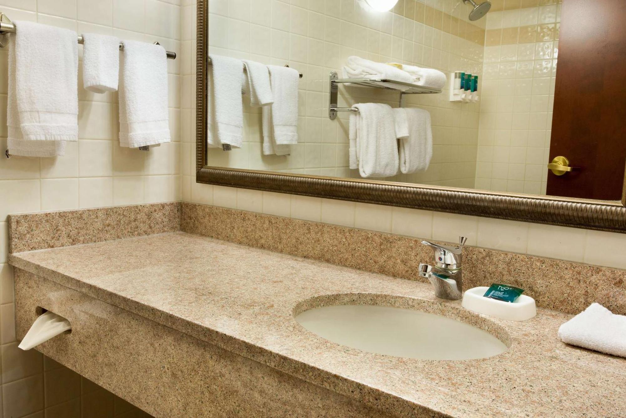 Drury Inn & Suites St. Louis Creve Coeur Exteriör bild